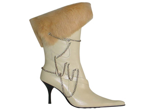 俏狐國(guó)際鞋業(yè) 箱包領(lǐng)域的創(chuàng)新者與世界服裝鞋帽網(wǎng)的領(lǐng)航伙伴